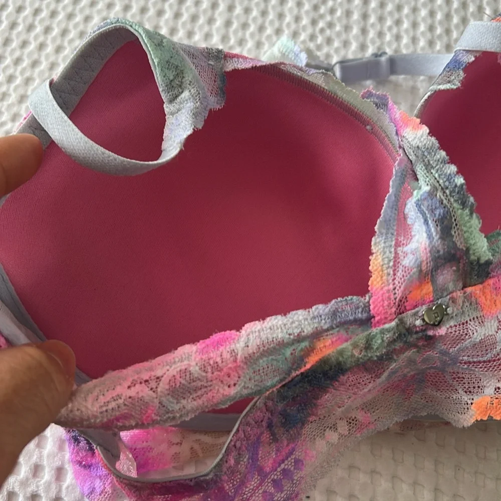 Victoria's Secret Multicolor Lace Bra - Picture 8 of 10